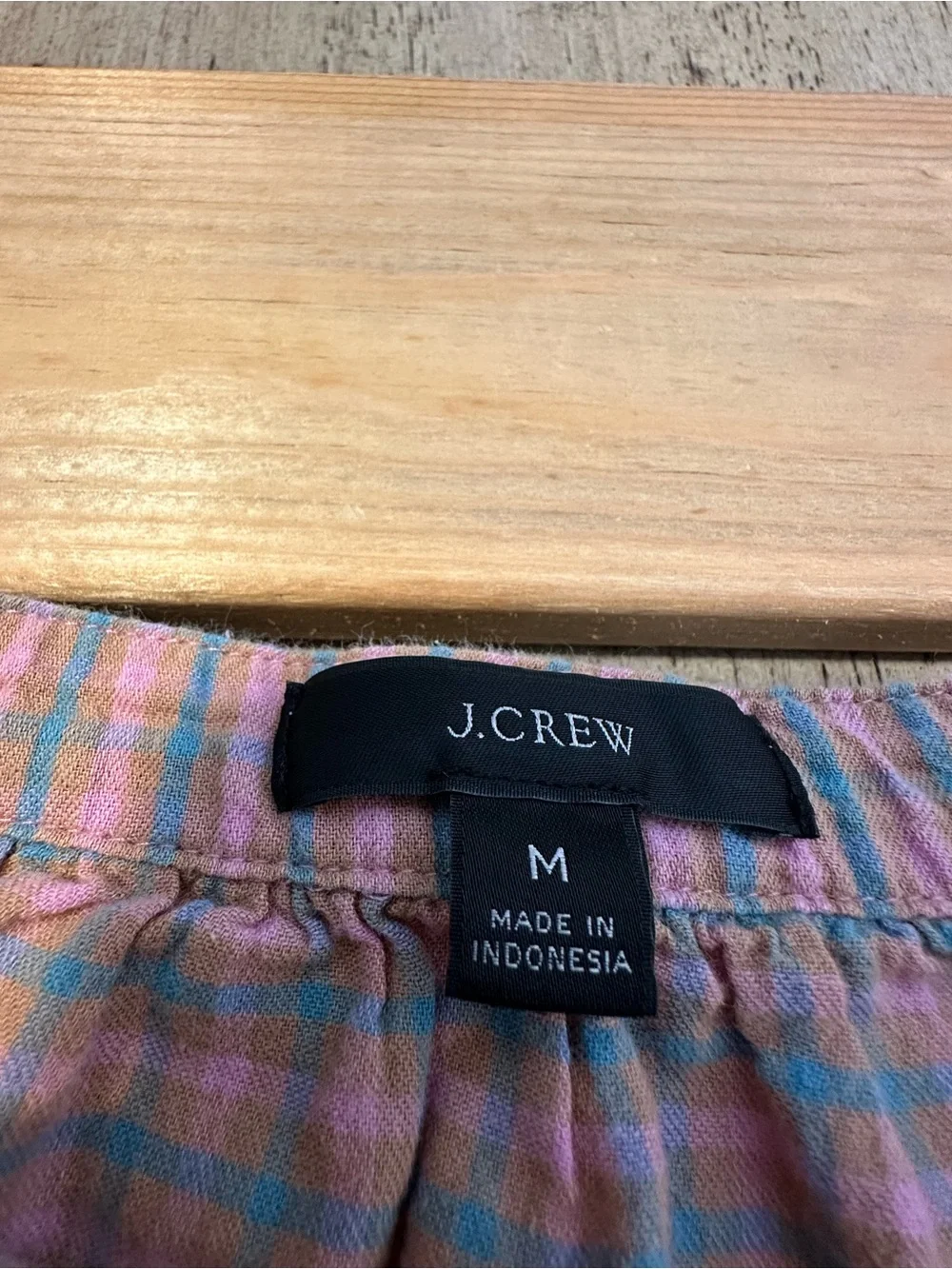 J.crew Puff-sleeve top in field check flannel pink & green size medium